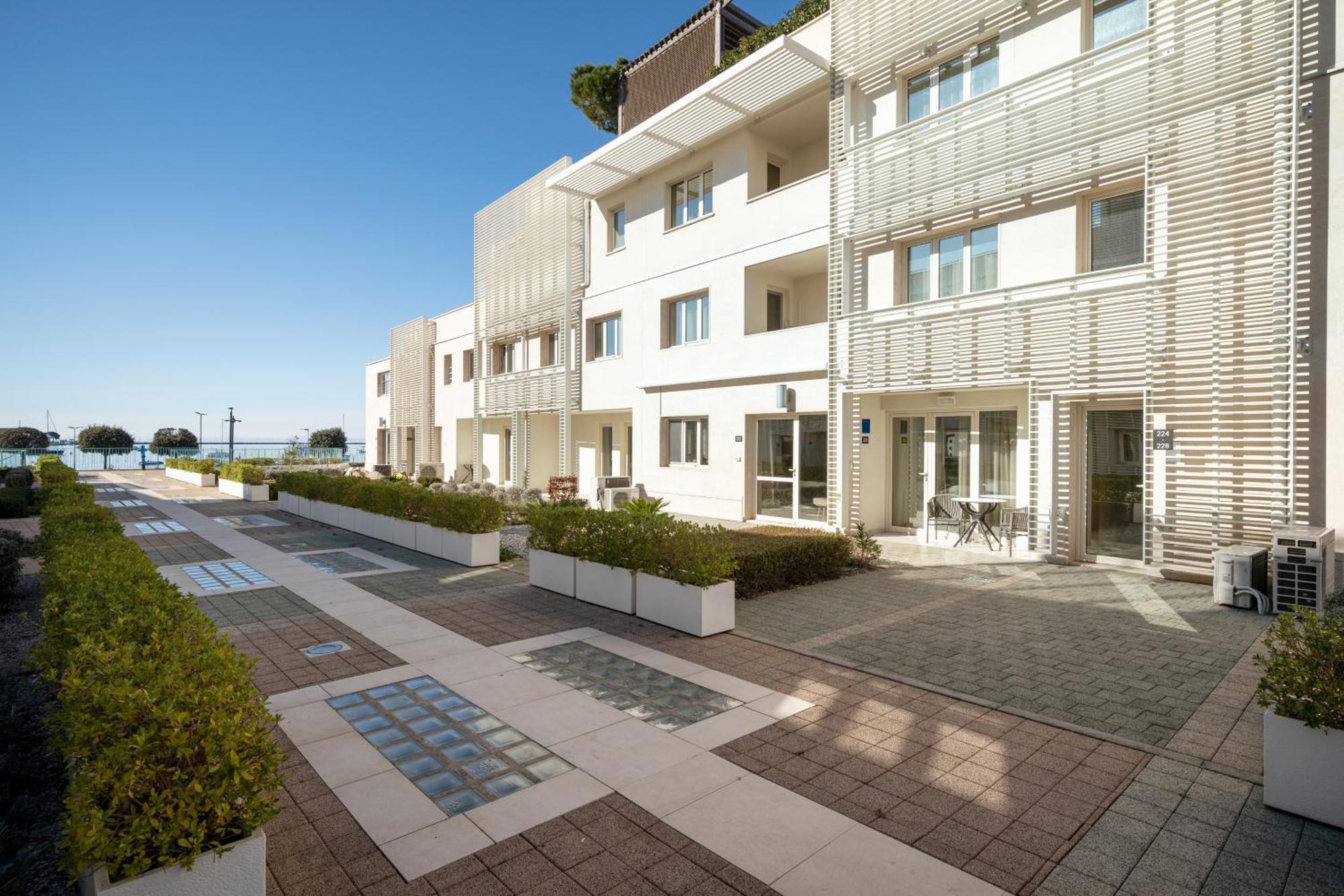 Humagum Sea View Apartment - Garden Palace Umag Zewnętrze zdjęcie